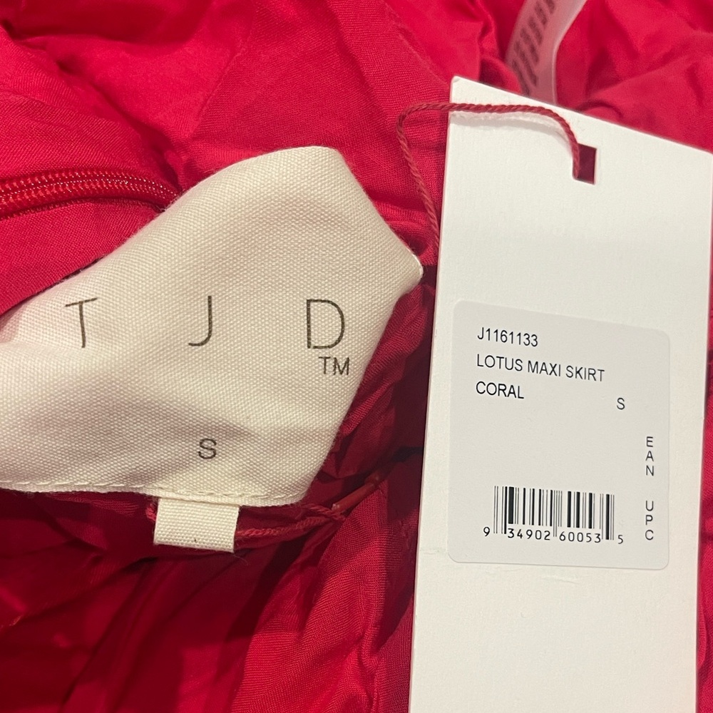 The Jetset Diaries Red Asymmetrical Skirt - Picture 4 of 4